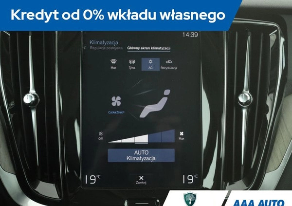 Volvo V60 cena 100001 przebieg: 169643, rok produkcji 2019 z Mikołajki małe 352